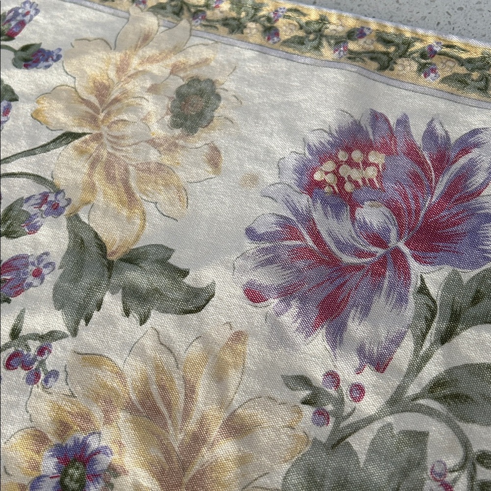 April Cornell Botanical Table Runner - Picture 6 of 7